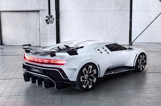 Bugatti официально представила новый гиперкар за 600 млн рублей