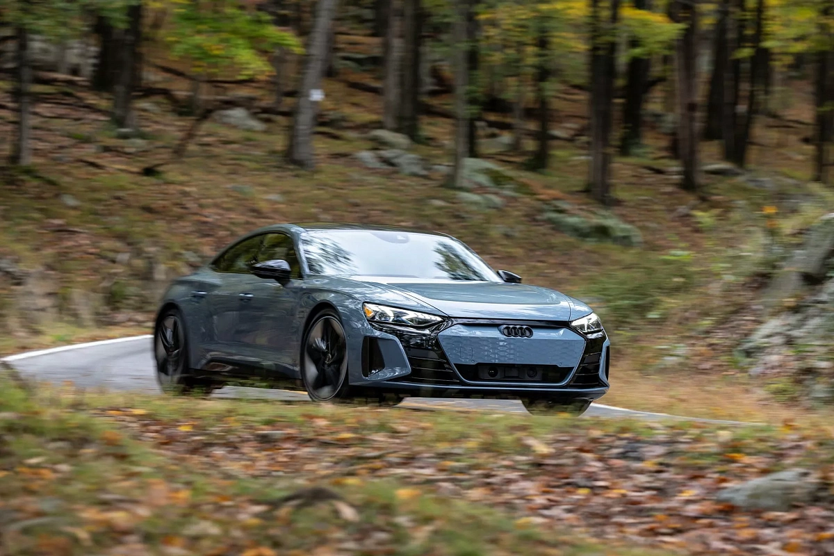 Audi E-Tron GT дважды отозвали из-за проблем с аккумулятором