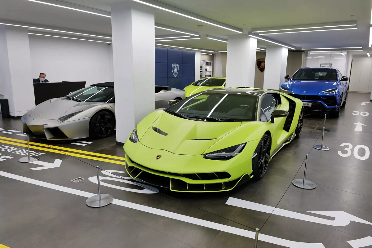 Новые Lamborghini Reventon, Centenario и Sian представлены на автосалоне в Гонконге