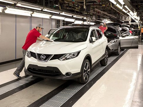 Nissan в первом полугодии снизил производство в РФ на 39%