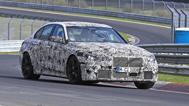 «Заряженный» BMW M3 2020 тестируют на гоночной трассе Нюрбургринг