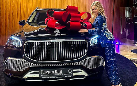 Яна Рудковская похвасталась новым Mercedes-Maybach GLS 600 за 30 млн рублей