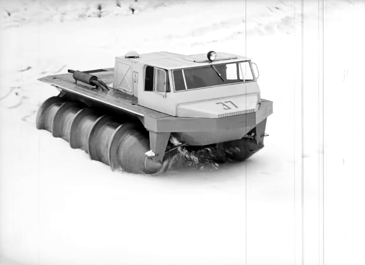 Советский вездеход ЗИЛ-4904 – такое ощущение, что детали для него искали в цехе мясорубок