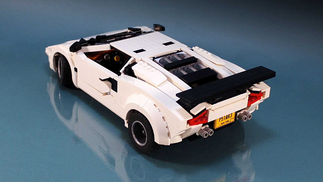 Фанат построил из Lego копию культового Lamborghini Countach