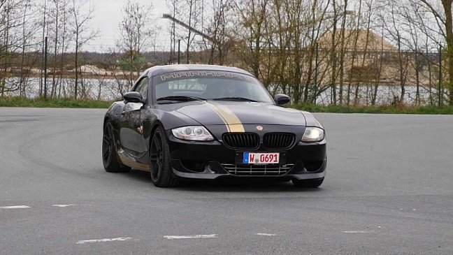 Этот BMW Z4 M с двигателем V10 звучит очень брутально