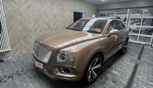 Седан Bentley Bentayga без пробега продают на вторичном рынке России за 19 млн 800 тысяч рублей