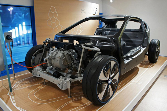 McLaren и BMW работают над новой платформой для электромобилей