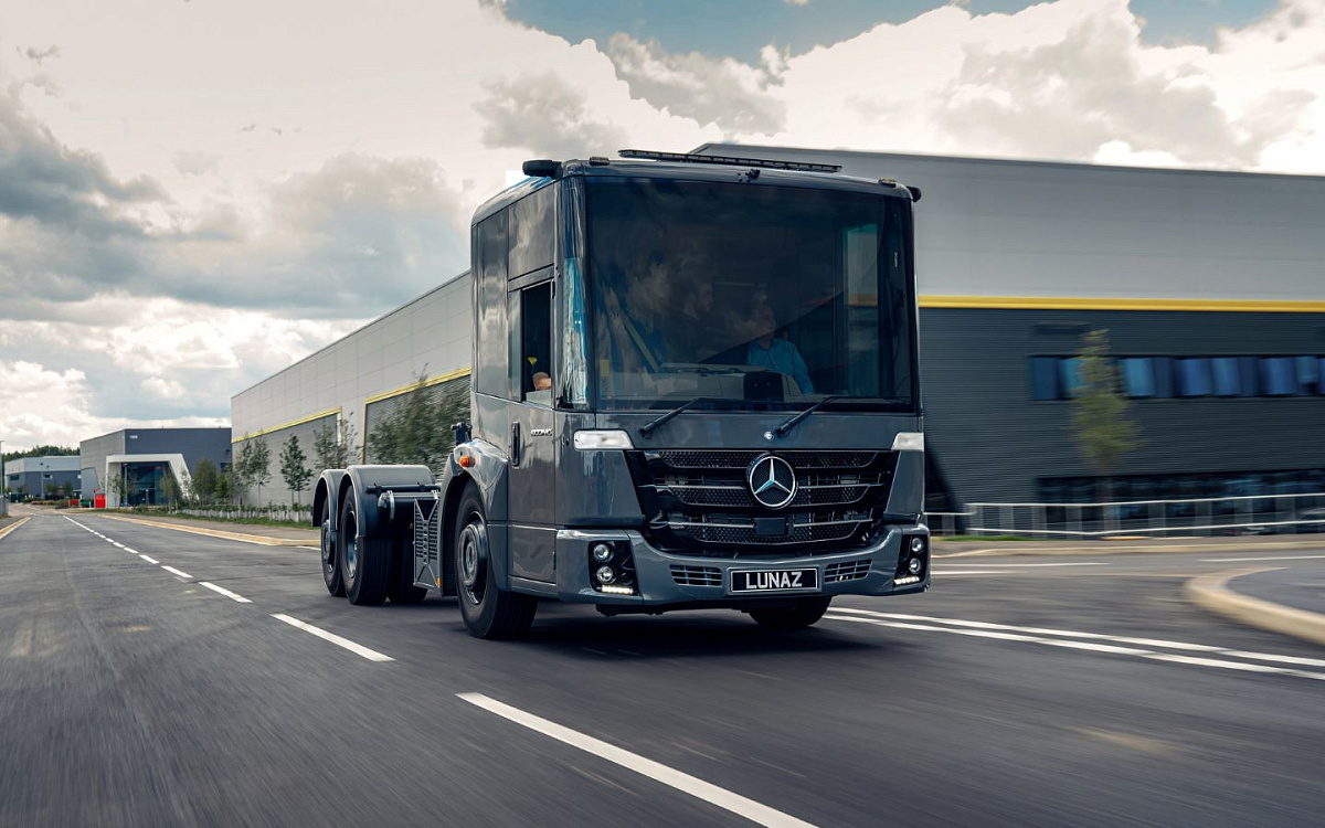 Фирма Lunaz увеличивает размер завода по переработке старых авто в электрокары на 300%