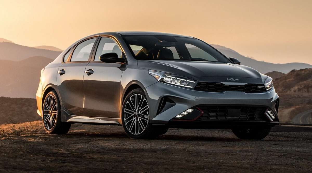 Kia Cerato подешевел на 600 тысяч рублей в России за 2,5 месяца