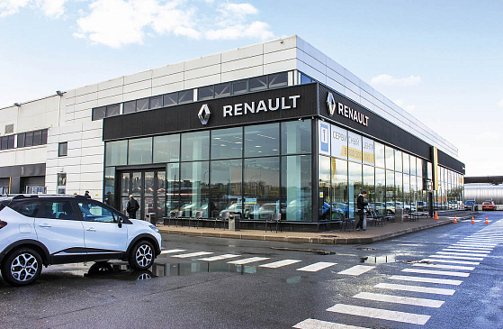 В автосалонах RENAULT в РФ осталось примерно 7 тыс. новых автомашин в сентябре 2022 года