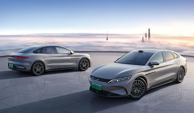 Дорого: в РФ продают гибридный седан BYD Han PHEV представительского класса