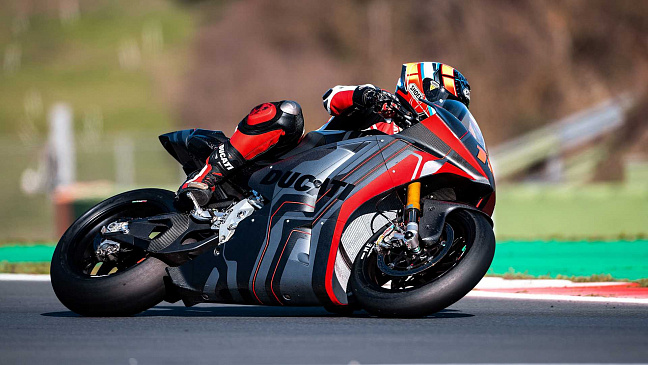 Компания Ducati официально представила свой новый мотоцикл MotoE V21L 2023 года