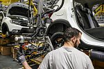 Renault возобновляет работу своих предприятий во Франции