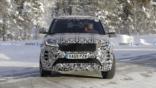 Замечен прототип длиннобазной версии Range Rover Evoque 