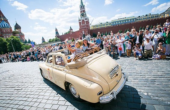 В Москве 133 ретро-автомобиля примут участие в гонке по историческим местам
