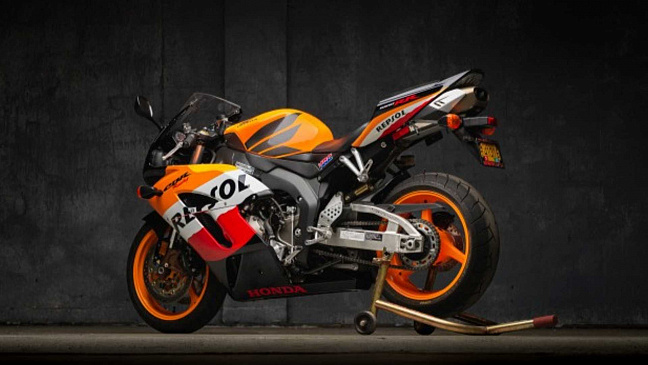 Honda CBR1000RR Repsol Edition с пробегом в 450 миль выставлена на аукционе за 15 тысяч долларов