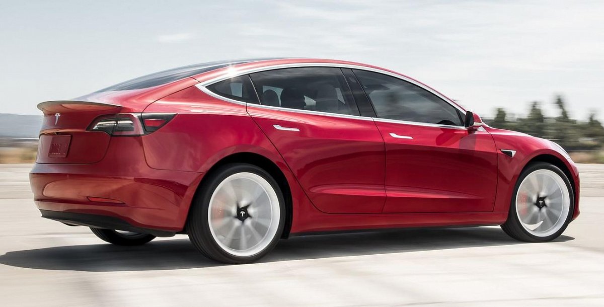 Что изменилось в Tesla Model 3 за все время выпуска?