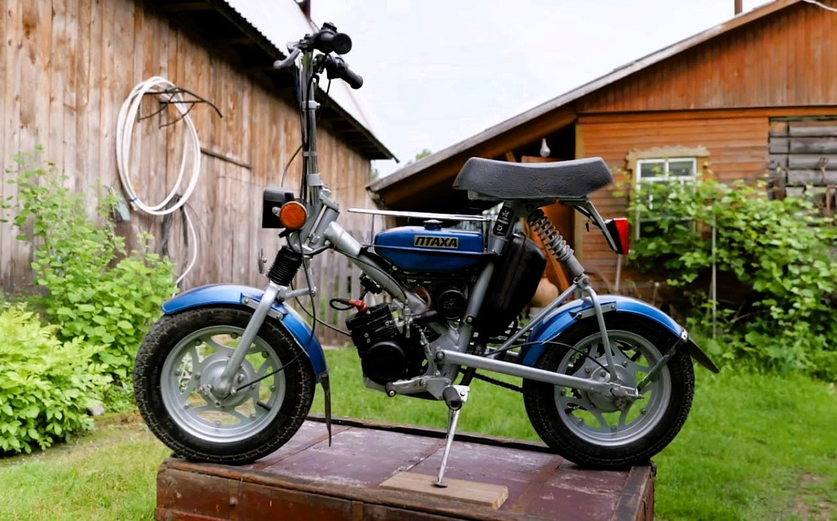 Самый маленький российский мокик ЗиД-36 Птаха – ходили байки, что себестоимость техники равнялась Москвичу-2141