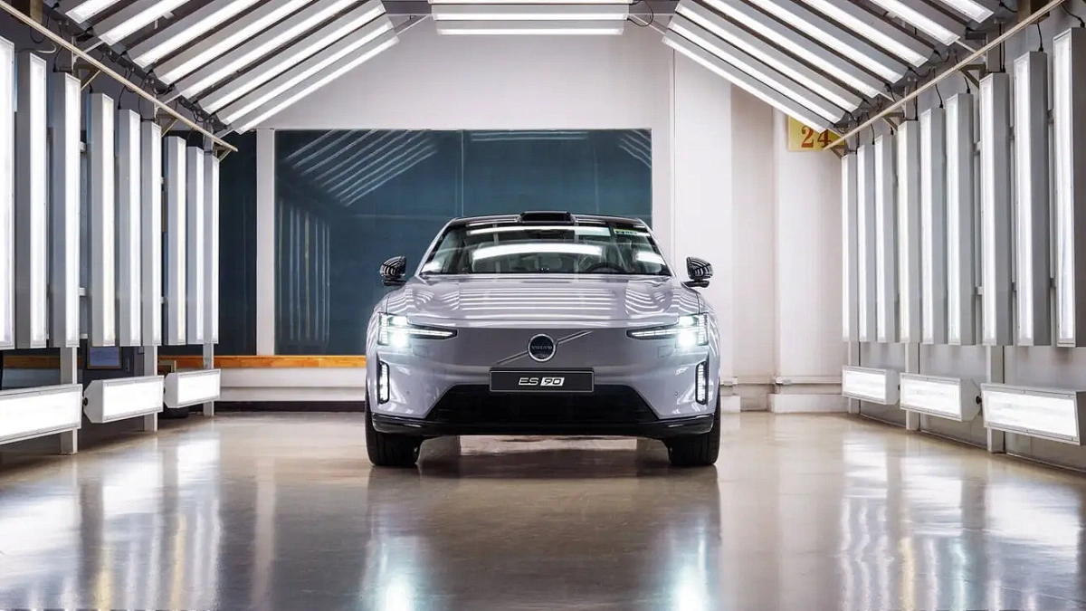 Первый в истории: Volvo ES90 с 800 Вольт - зарядка за минуты