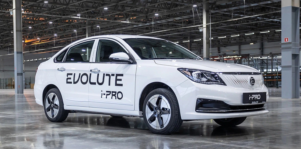 Российские электромобили Evolute i-Pro доступны для покупки со скидками более 1 млн рублей в марте 2023 года