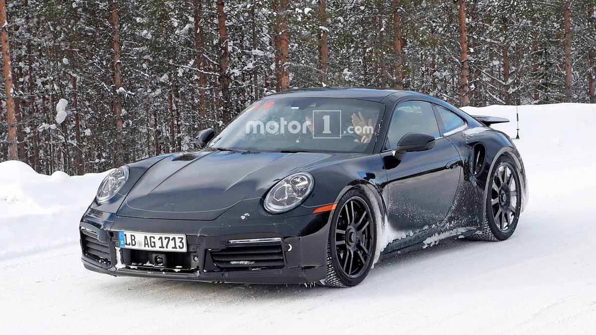 Опубликованы первые фото нового Porsche 911 GT3	