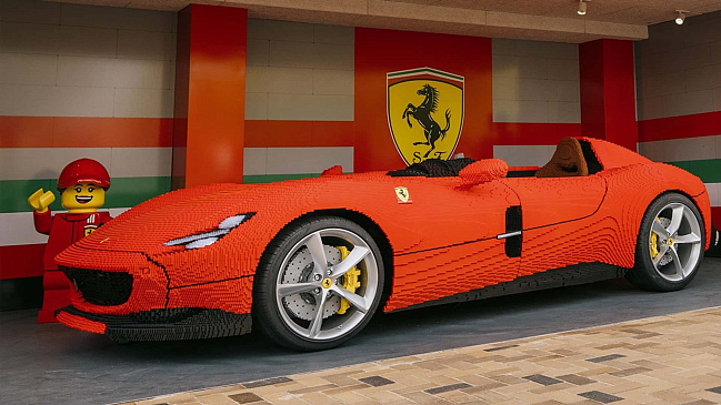 Полномасштабный Lego Ferrari Monza SP1 дебютировал в Дании