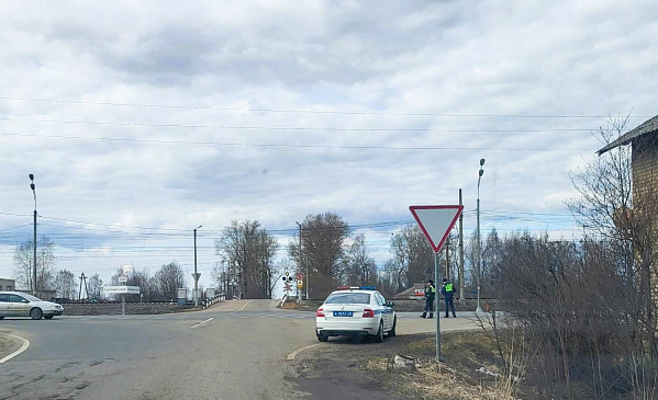 Юрист раскрыл, как ГИБДД стала штрафовать за автомобильные номера без флага России