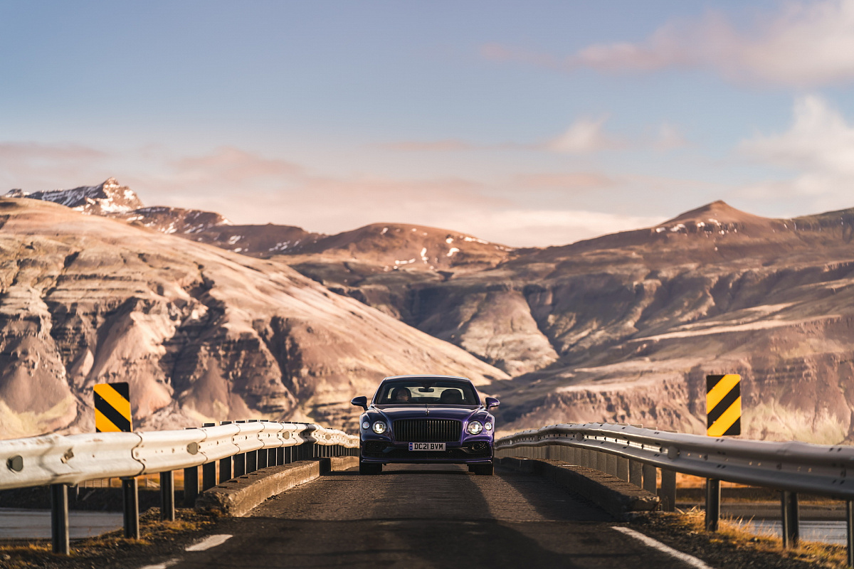 Гибрид Bentley Flying Spur пересекает Исландию благодаря биотопливу из соломы