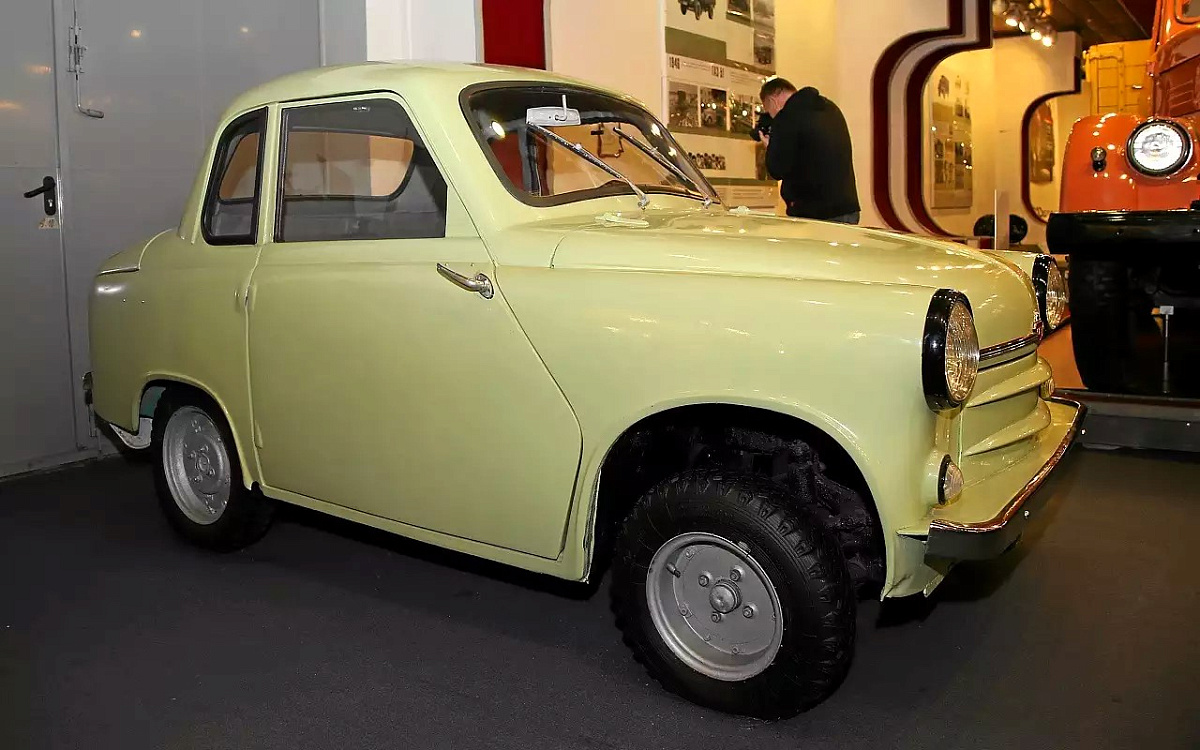 Уникальная советская малолитражка ГАЗ-18 – не «Волга», но с АКПП