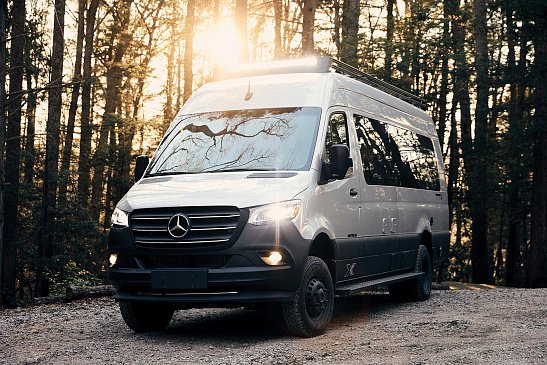 Airstream Interstate 24X 2022 дебютировал в роли роскошного кемпинга Mercedes для дикой природы