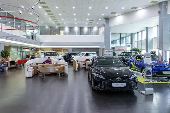 Компания Toyota увеличила стоимость всего модельного ряда в России в ноябре 2021 года