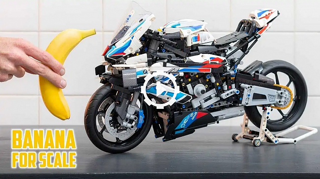 Ютубер собрал BMW M 1000 RR из Lego в масштабе 1:5