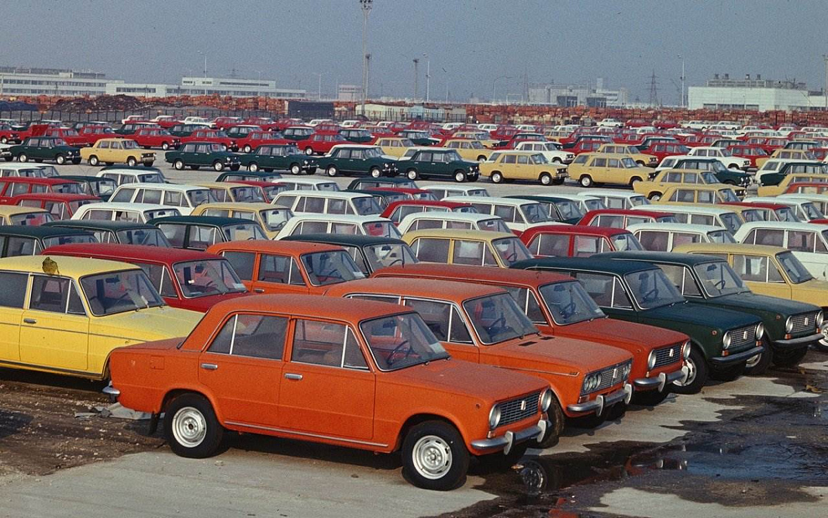 Как в СССР продавали и покупали подержанные автомобили