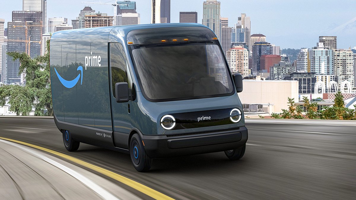 Компания Amazon заказала 100 000 электрических фургонов у Rivian