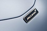 McLaren похвастался 18 каратной эмблемой из белого золота