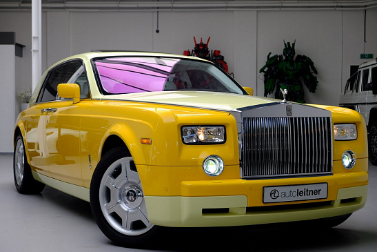 В Сети показали сделанный на заказ двухцветный желтый Rolls-Royce Phantom