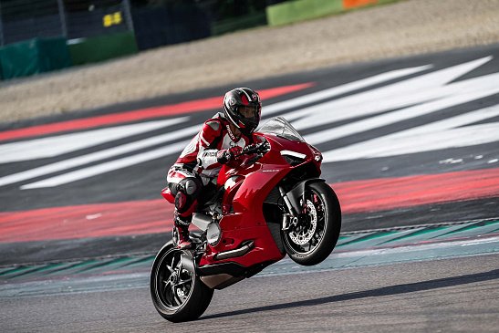 Ducati представила спортбайк Panigale V2 2020-го модельного года