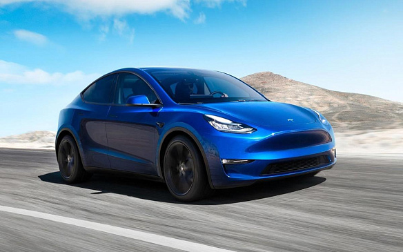 Российские автосалоны начали продажи электрического кроссовера Tesla Model Y