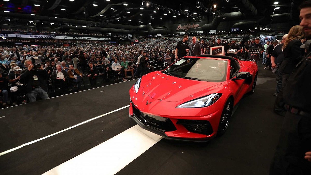 На аукционе продали первый Chevrolet Corvette Stingray 2020 года