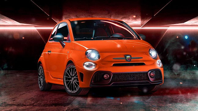 Компания Abarth представила юбилейные версии Abarth 595 и 695