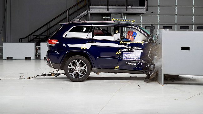 Экспертов не впечатлили результаты краш-тестов новых Ford Explorer и Jeep Grand Cherokee