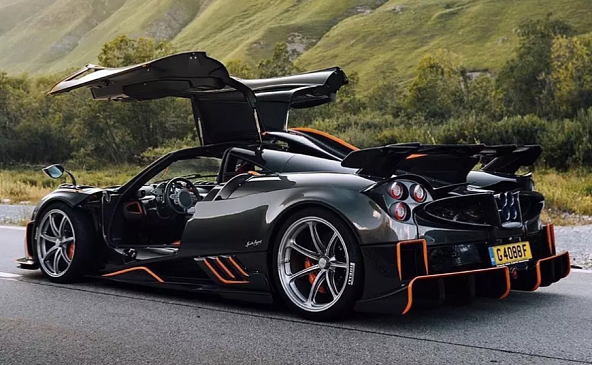 Pagani представила лимитированную версию экстремального гиперкара Huayra Imola