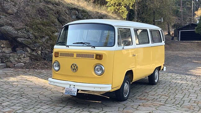 На продажу выставили винтажный микроавтобус Volkswagen