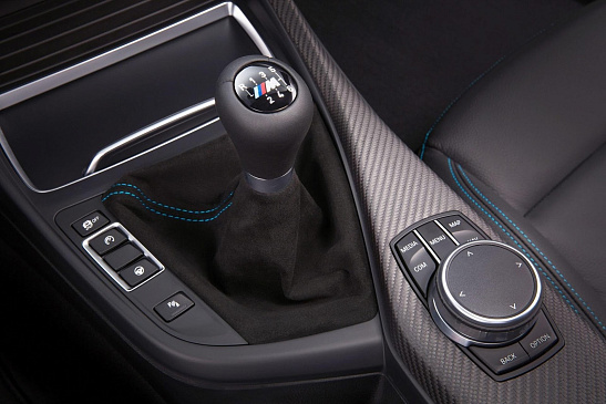 BMW объявила о прекращении производства автомобилей с механической коробкой передач