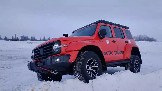 Эксперты Quto.ru проверили экстремальный Tank 300 от тюнера Arctic Trucks