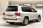 В России взлетели в цене почти все комплектации Toyota Land Cruiser 