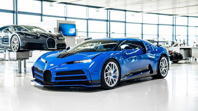 В этой пробке замечен Bugatti Centodieci ценой в полмиллиарда рублей