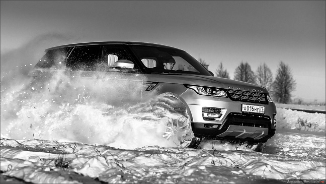 В Интернете показали как Land Rover Ranger Rover Sport не смог забраться на снежный холм