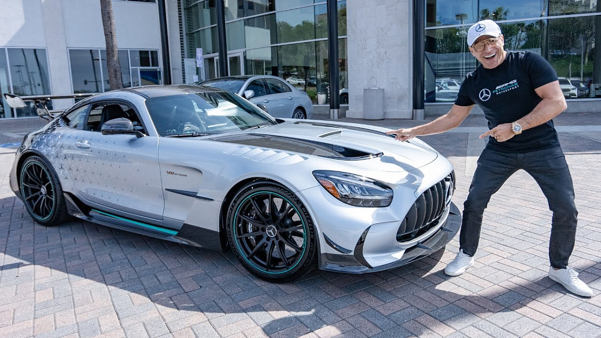 Первый экземпляр Mercedes-AMG GT Black Series P One Edition в США приобрёл мультимиллионер Мэнни Хошбин