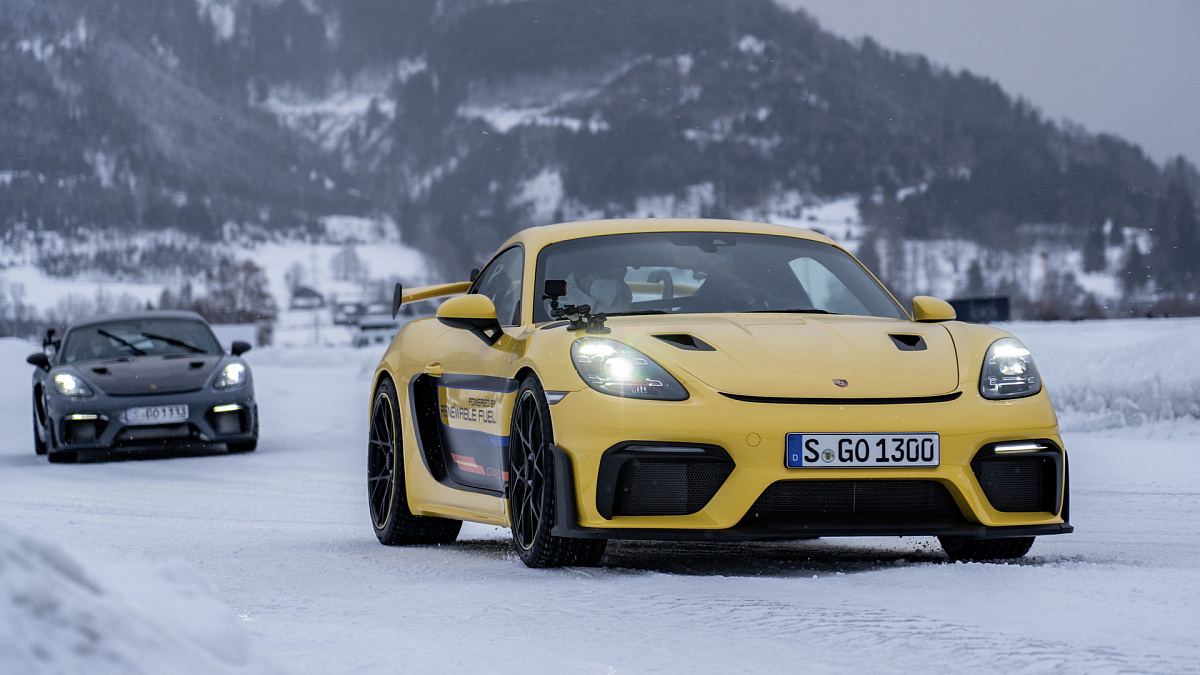 Дебютанты Porsche 718 Cayman GT4 RS и GT4 RS Clubsport справились с ледовыми гонками в Австрии